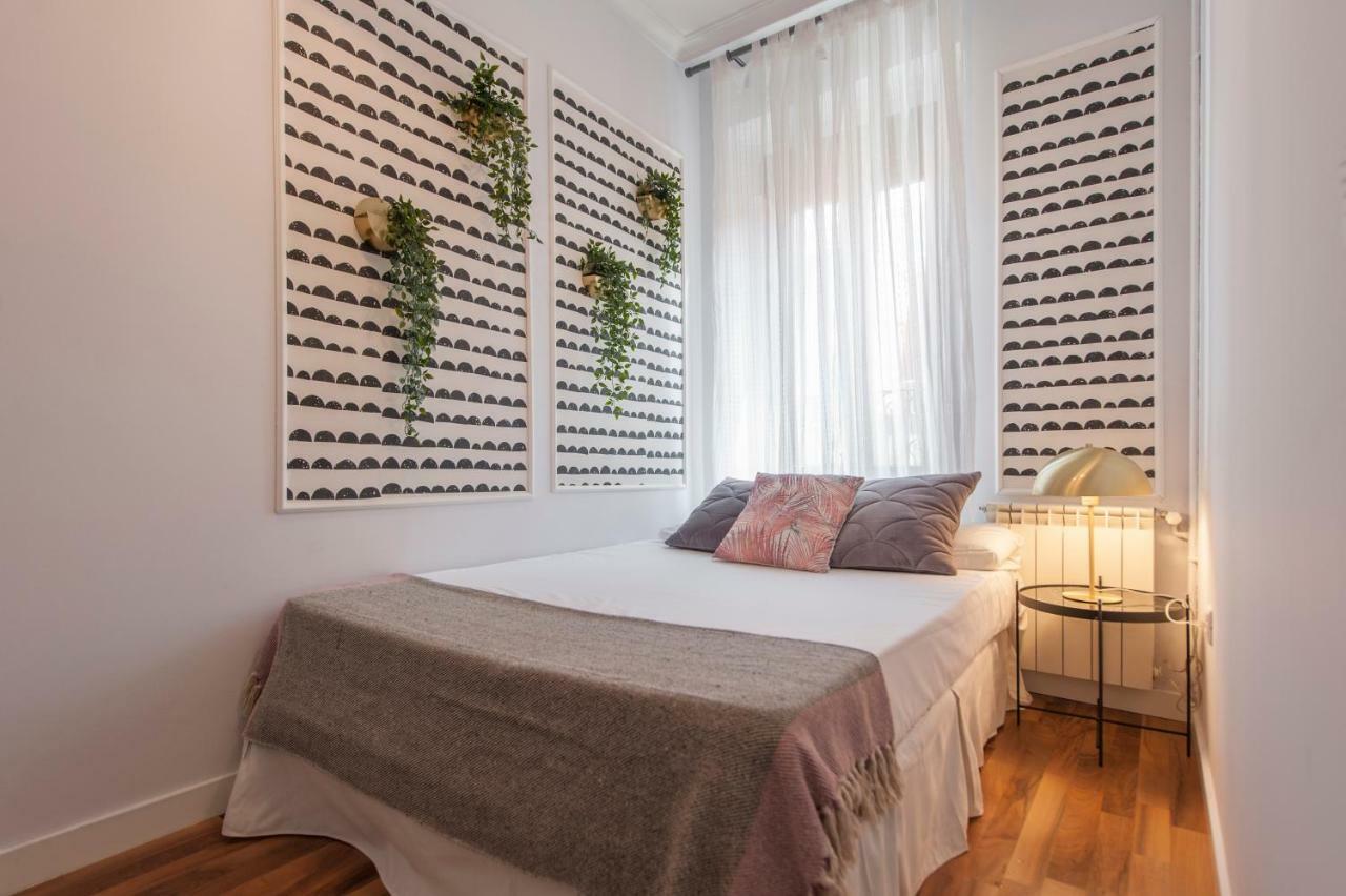 Palacio Real I Apartment Madrid Exterior photo